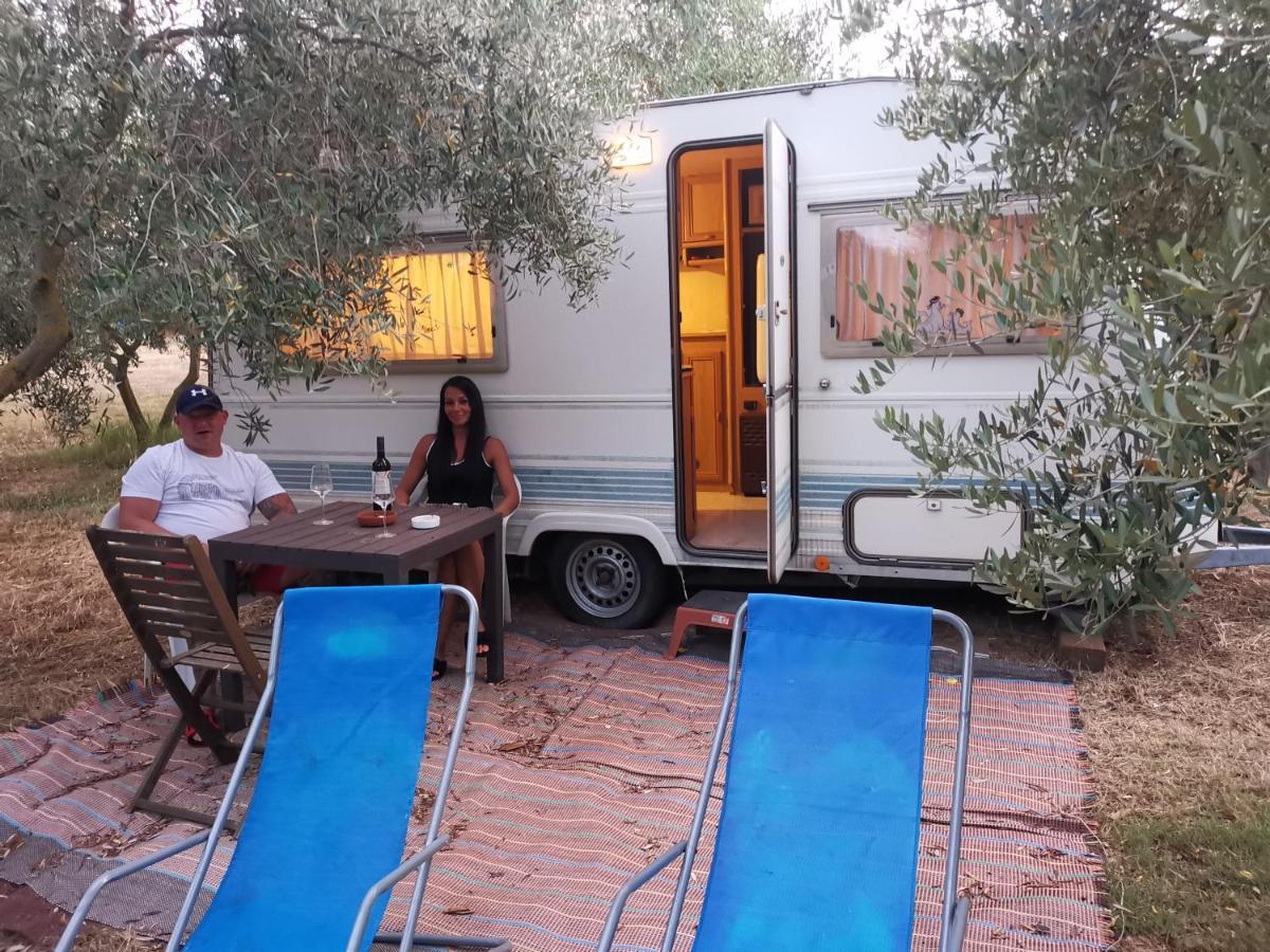 Camping Jacuzi In The Olive Grove