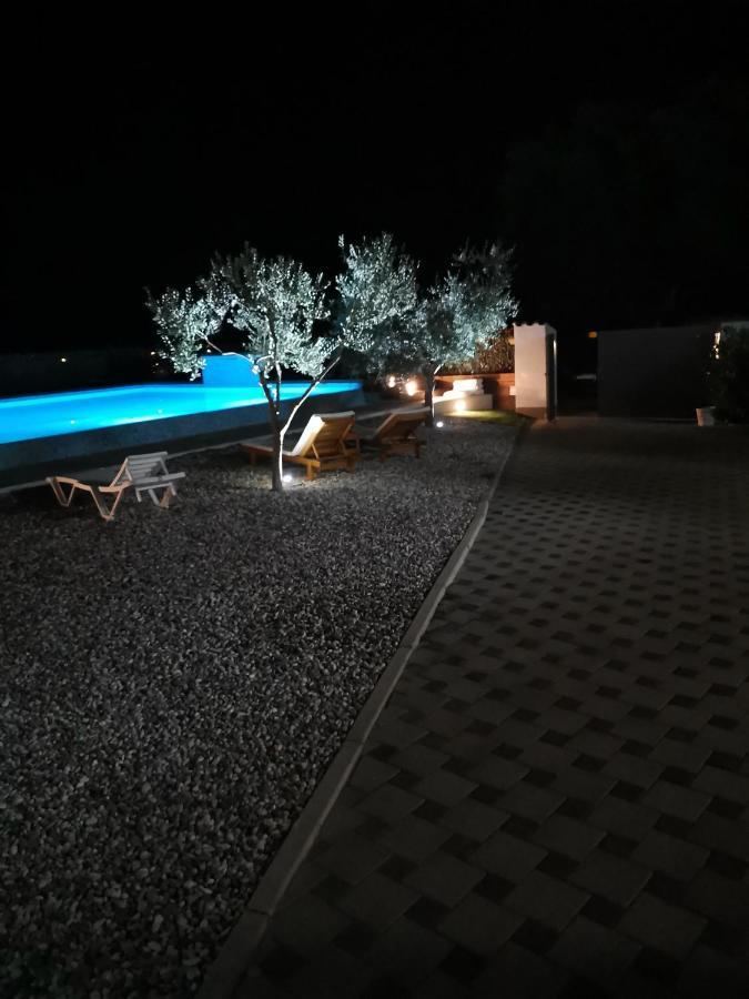 Campsite Jacuzi In The Olive Grove